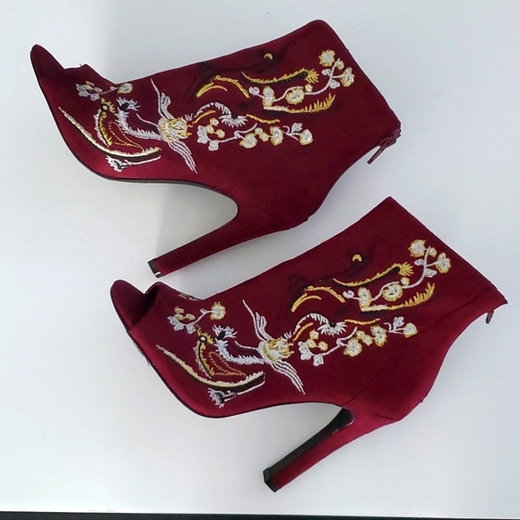 Ankle Boots by Carlos Santana, Size 7 1/2 M - Picture 1 of 6